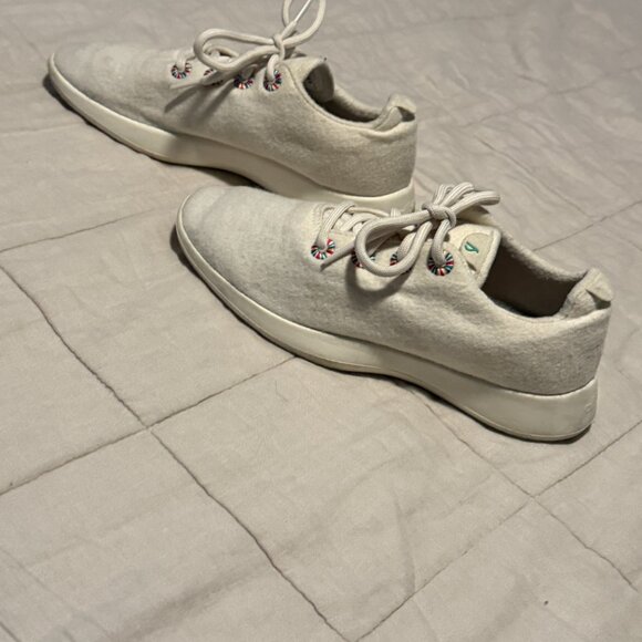Allbirds Wool Runner Limited Edition Sneaker - 9 - Picture 3 of 5